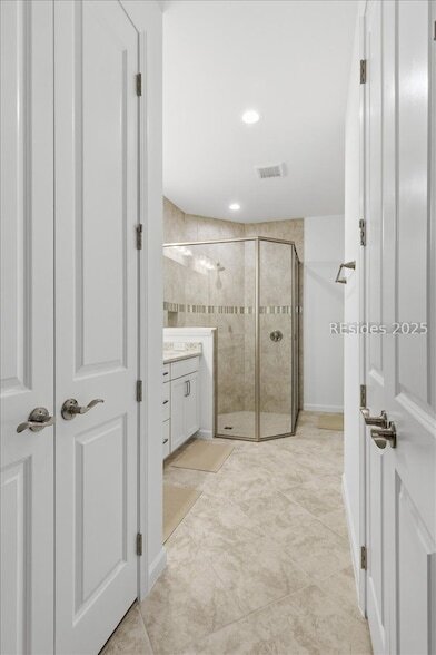 Building Photo - 855 Weekend Ave