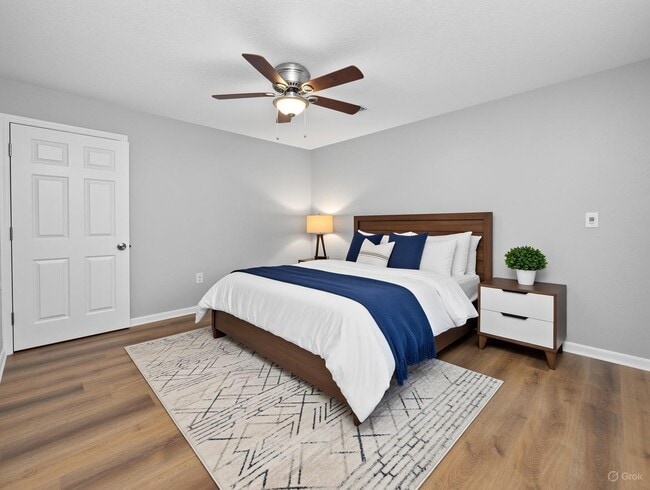 Building Photo - 2912 E Columbus Dr