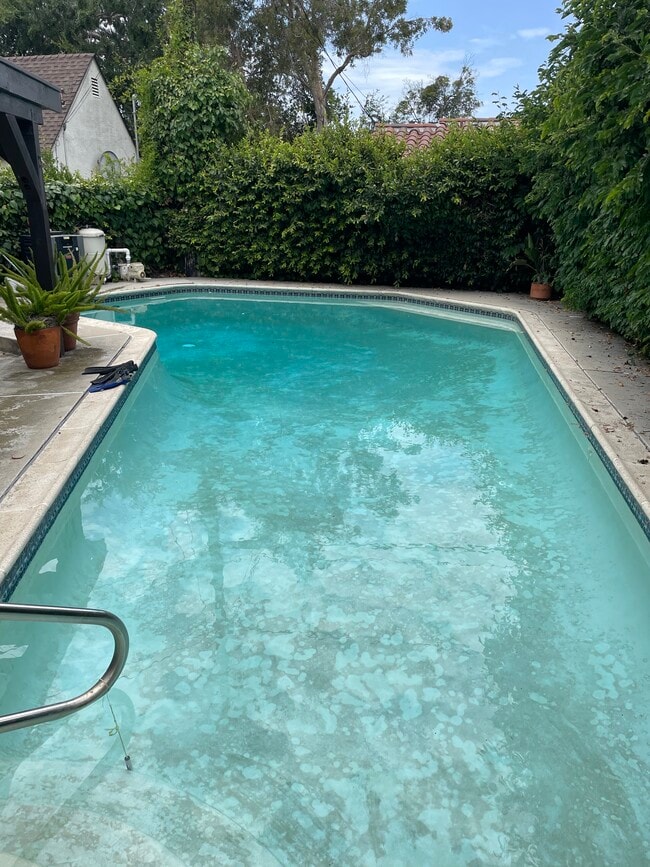 Building Photo - 10571 Rountree Rd