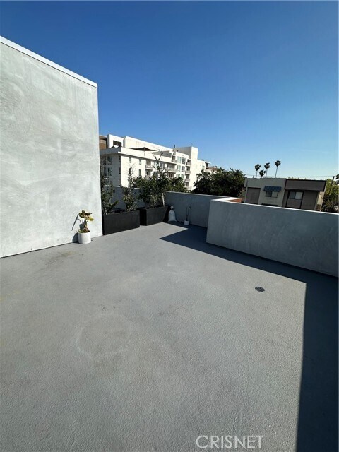 Building Photo - 325 Myrtle St