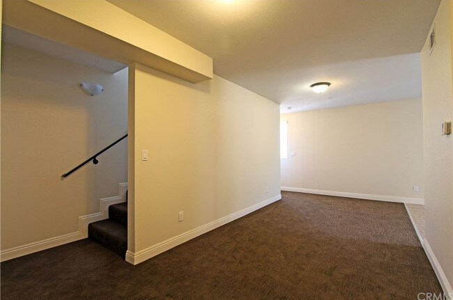 Building Photo - 343 E 37th St