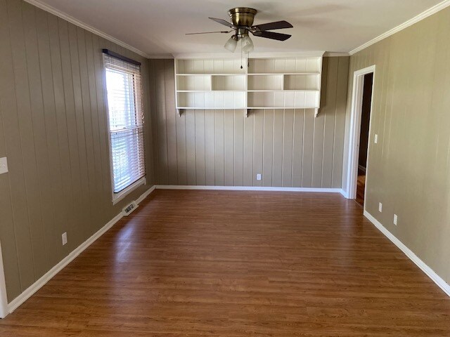 Building Photo - 164 New Shackle Island Rd