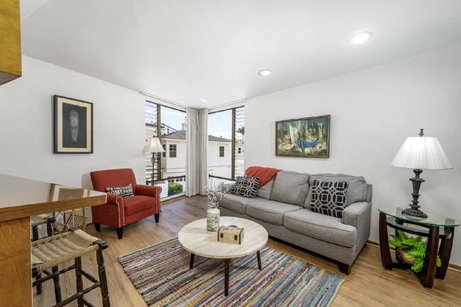 Building Photo - "Charming Furnished Retreat: Classic Cozy ...