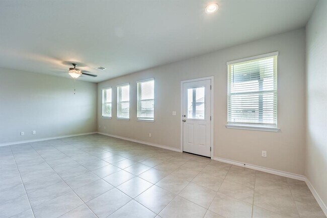 Building Photo - 1325 Eagle Ray St