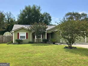 Building Photo - 502 Hunt Club Rd