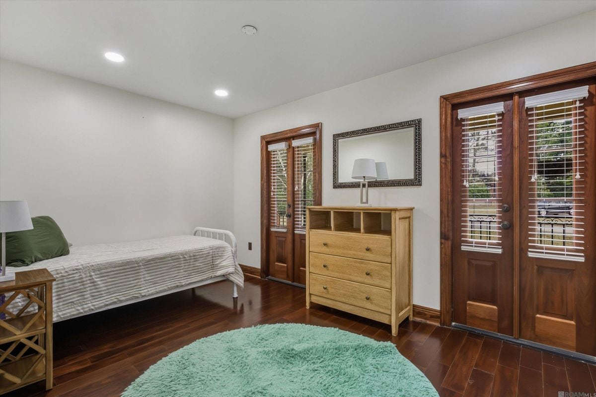 Building Photo - 6414 Highland Rd