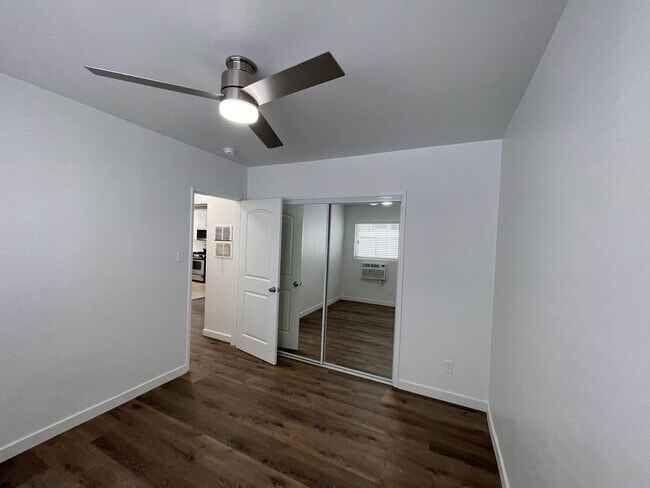 Building Photo - 4962 S Centinela Ave