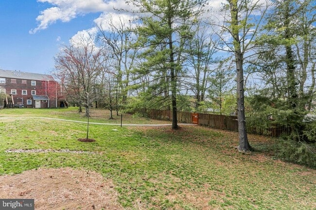 Building Photo - 4856 Bradley Blvd