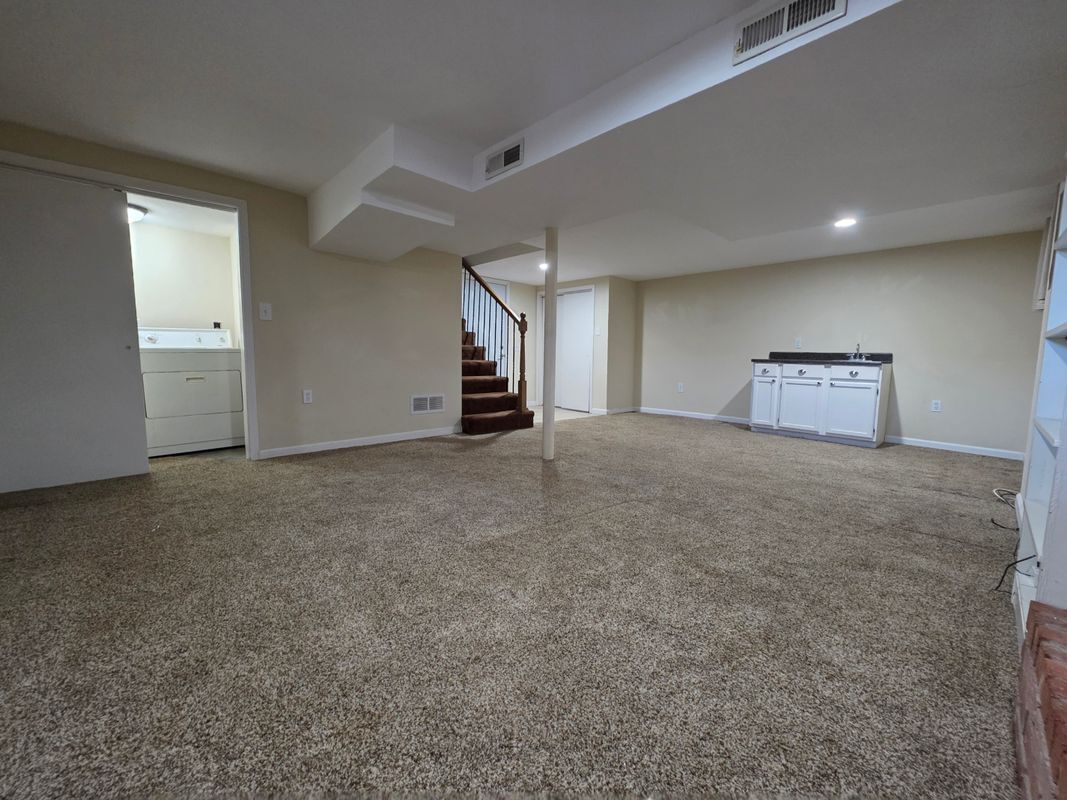 Building Photo - 2138 E Arrowhead Cir