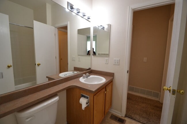 Building Photo - 3 Bed 2 Bath Ranch with Unfinished Basemen...