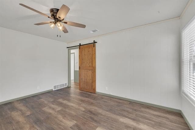 Building Photo - 900 Vaquero St