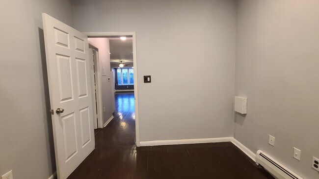 Building Photo - 2019 Palisade Ave