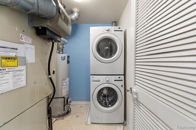 Building Photo - 3292 Newbury Pl