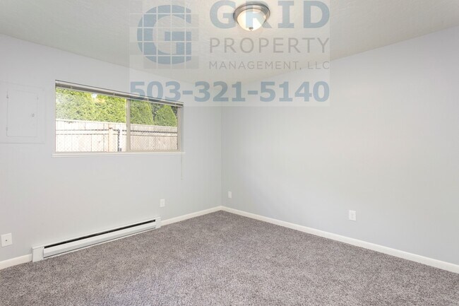 Building Photo - Modern Two Bedroom Apartment Available in Mt. Tabor