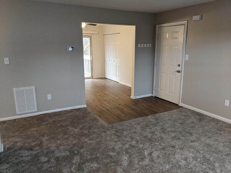 Building Photo - 25D Pine Ln