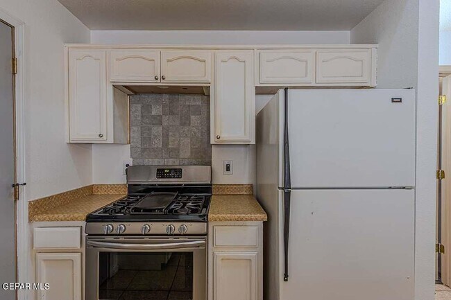 Building Photo - 12833 Tierra Pueblo Dr