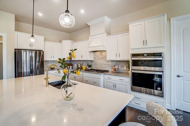 Building Photo - 11144 Limehurst Pl