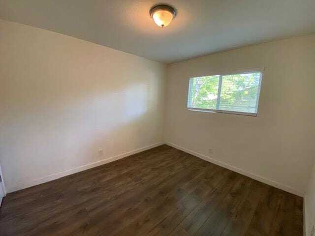 Building Photo - 900 Riddlewood Dr