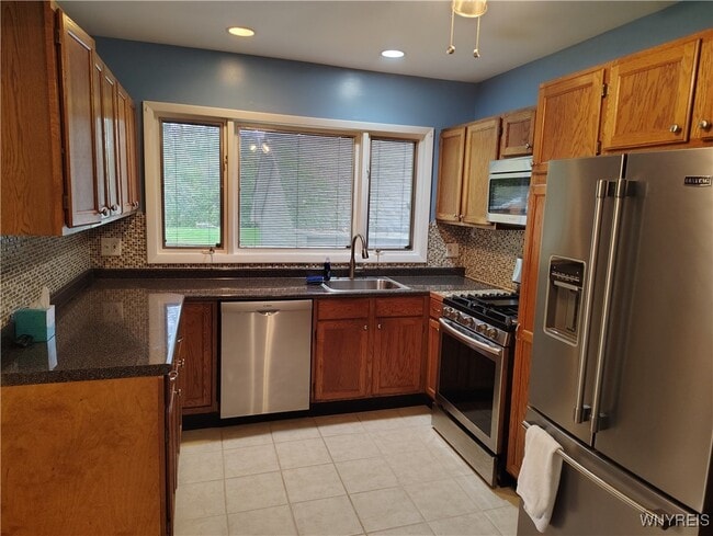 Building Photo - 186 Westfield Rd