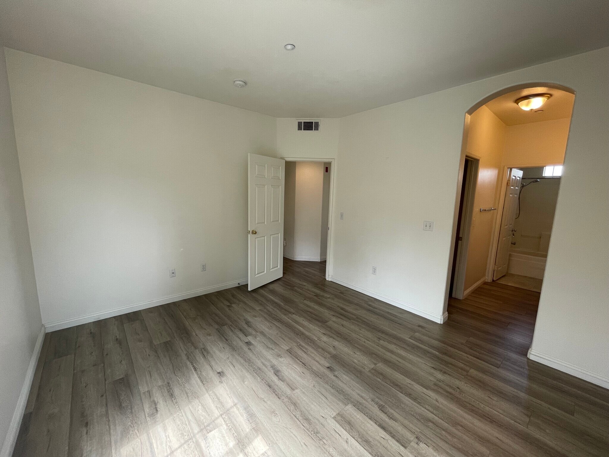 Building Photo - 910 Timberwood