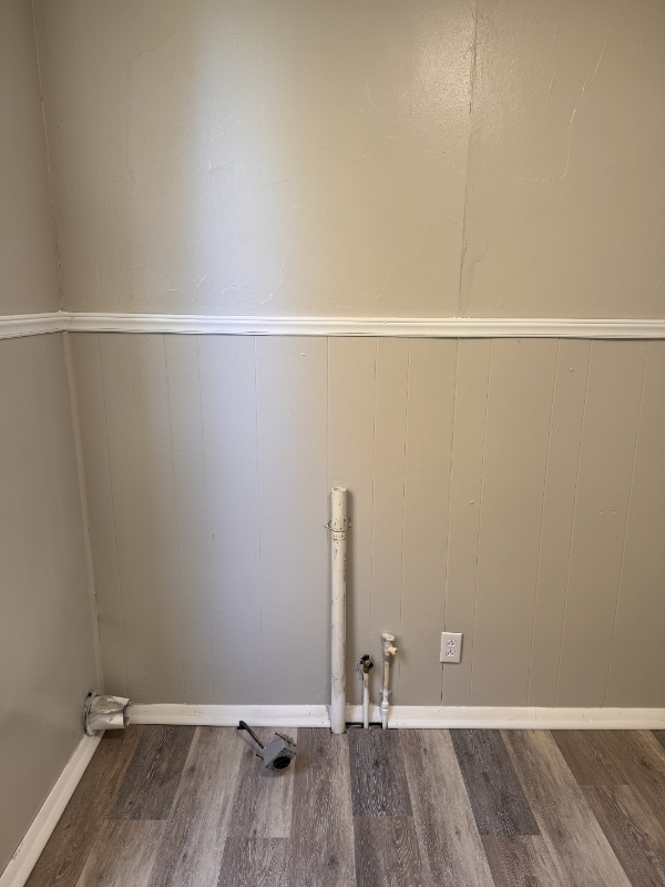 Building Photo - 564 Eastern Ave