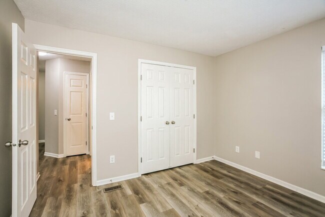 Building Photo - 7462 Carnation Ln