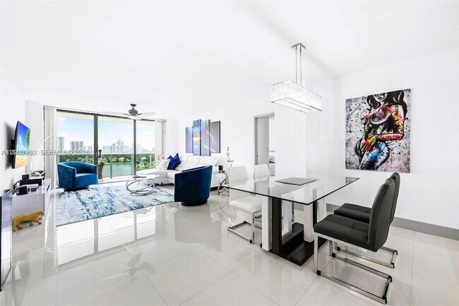 Building Photo - 3675 N Country Club Dr