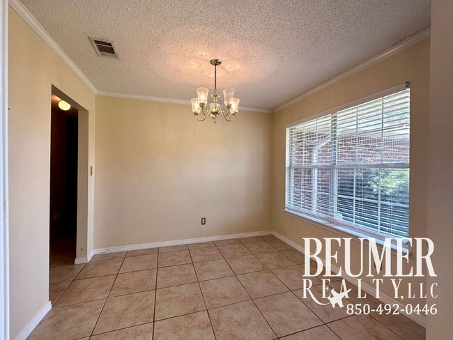 Building Photo - Beautiful 3Bed/2Bath Home Close to Corry Station