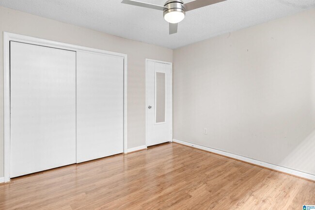 Building Photo - 2990 Rhodes Cir S