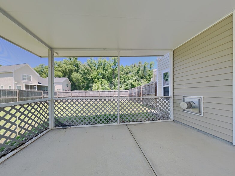 Building Photo - 9469 Bethsaida Ct