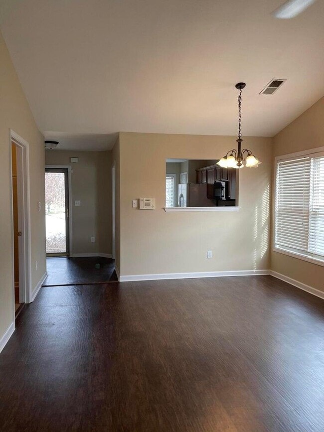 Building Photo - 2576 Moray Pl