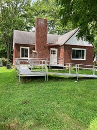 Building Photo - Spacious 5 bed, 2 bath classic brick home