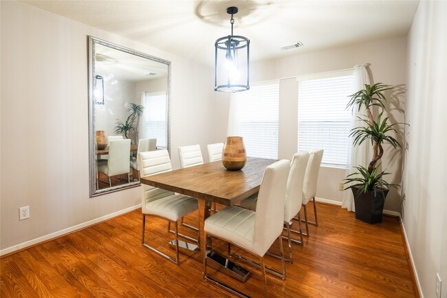 Building Photo - 15419 Hazel Thicket Tr