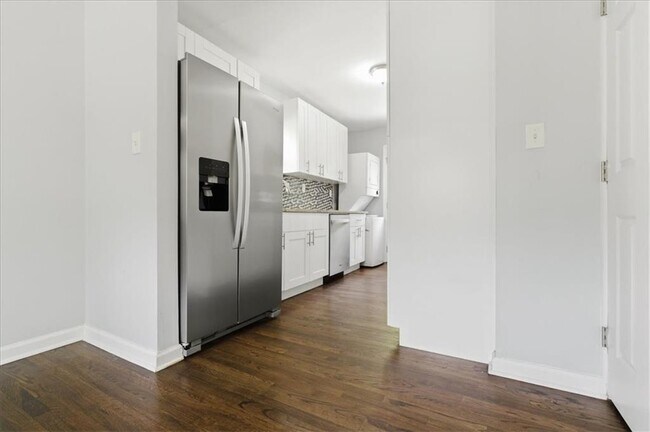Building Photo - 2705 Lincoln Ct NW