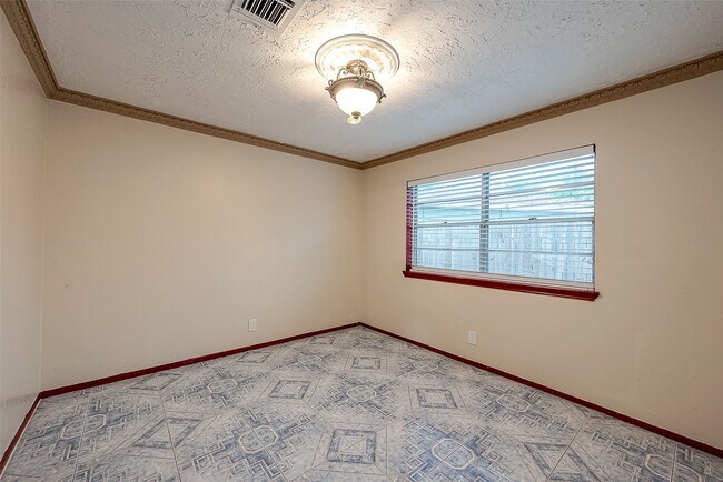 Building Photo - 9318 Benning Dr