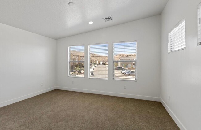 Building Photo - 5868 S Mythical Ln