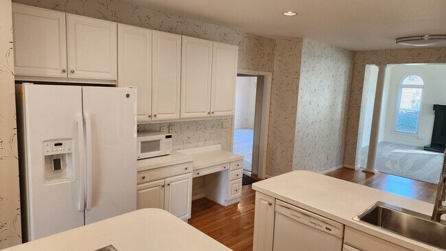 Building Photo - 9696 Carriage Run Ct