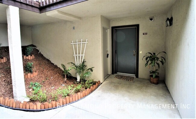 Building Photo - 7757 Caminito Encanto