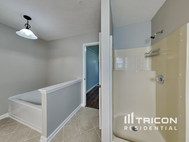 Building Photo - 576 Deer Path