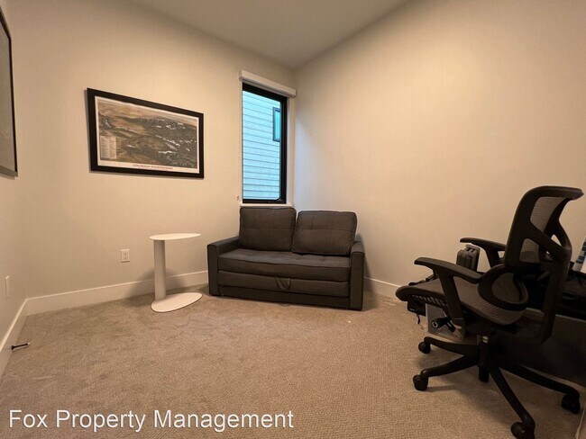 Building Photo - 3 br, 2.5 bath House - 940 North Street Un...