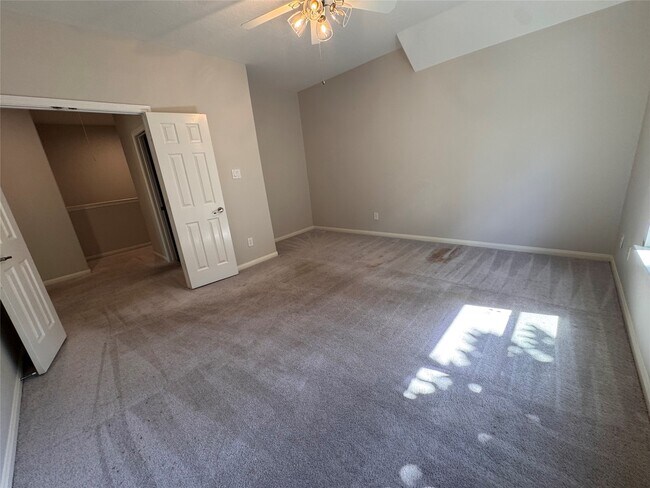 Building Photo - 137 E Montfair Blvd