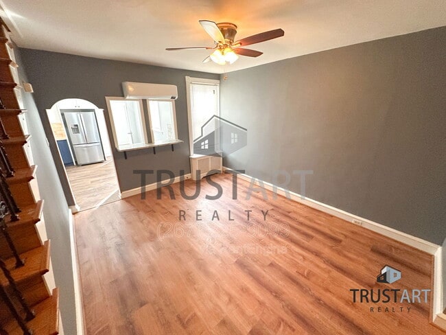 Building Photo - 437 Markle St