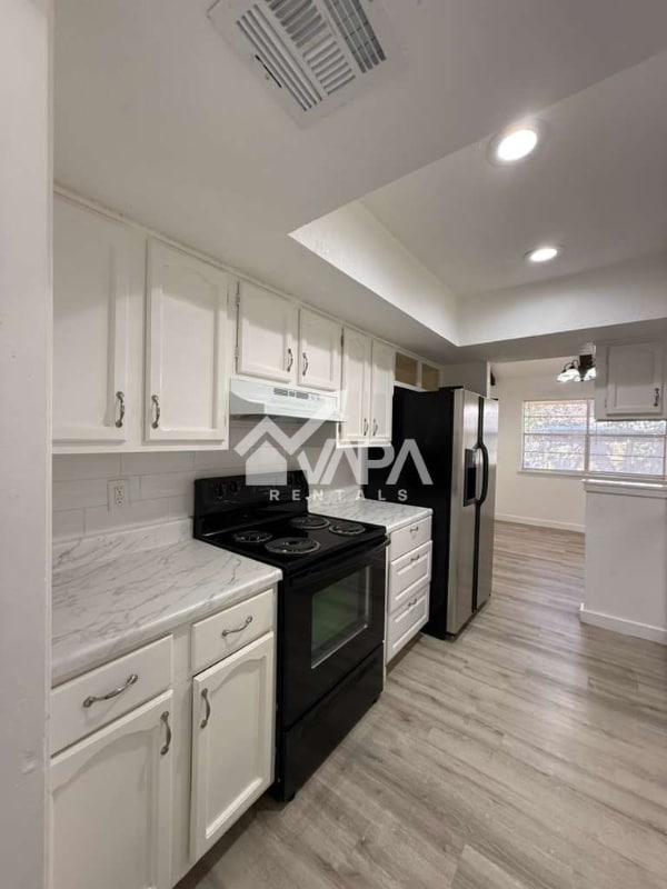 Building Photo - 6731 Cypress Lake Dr