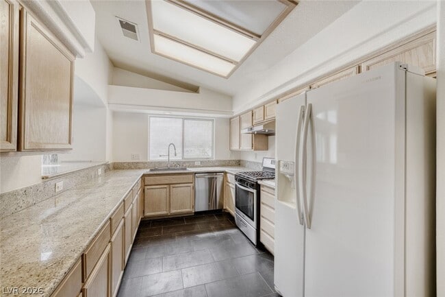 Building Photo - 8533 Sierra Cima Ln