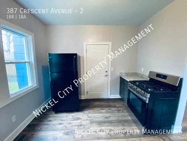 Building Photo - 387 Crescent Ave