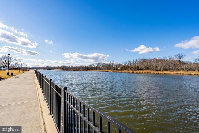 Building Photo - 4 Barton Ave