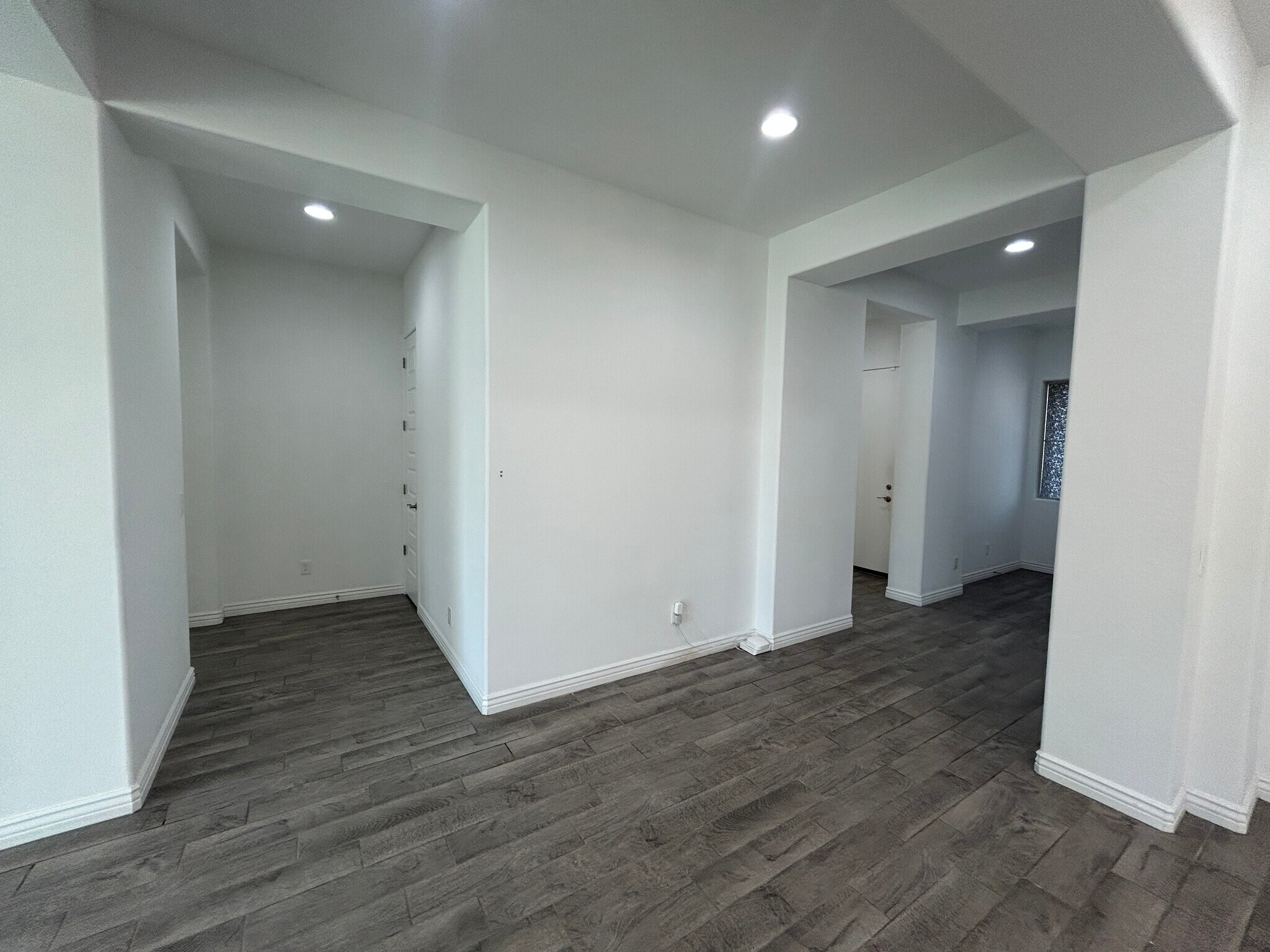 Building Photo - 8731 W Wagon Wheel Dr