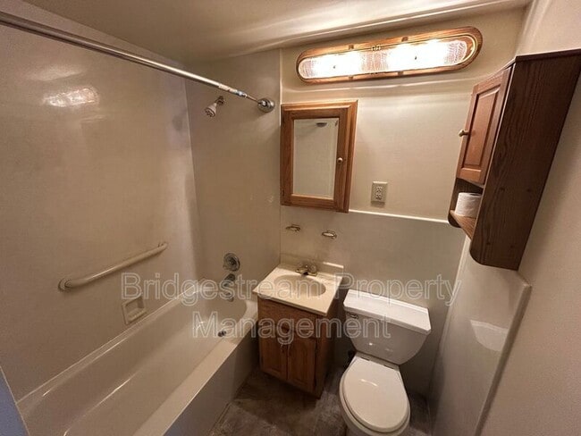 Building Photo - 7281 Klyemore Dr