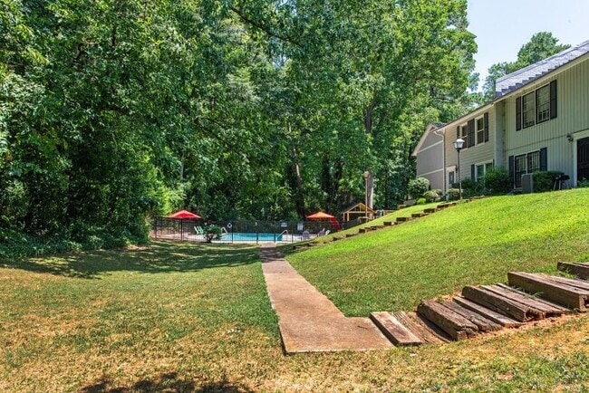 Building Photo - 408 Sycamore Dr