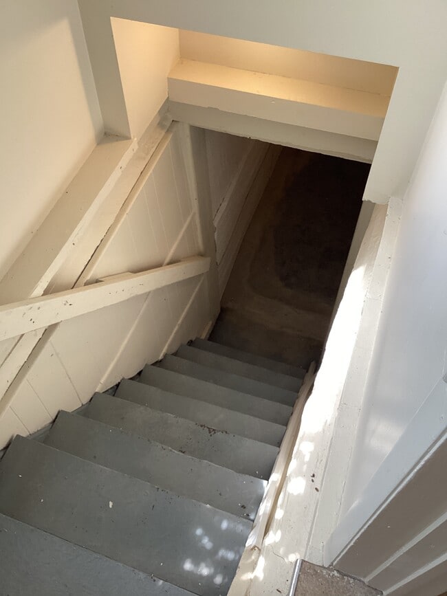 Building Photo - 1208 Howard St